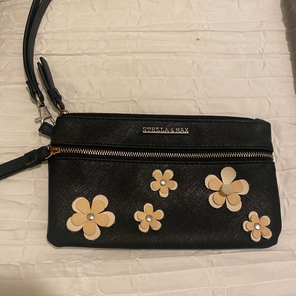 Like New. Stella & Max Black Floral Wallet/Clutch * OS